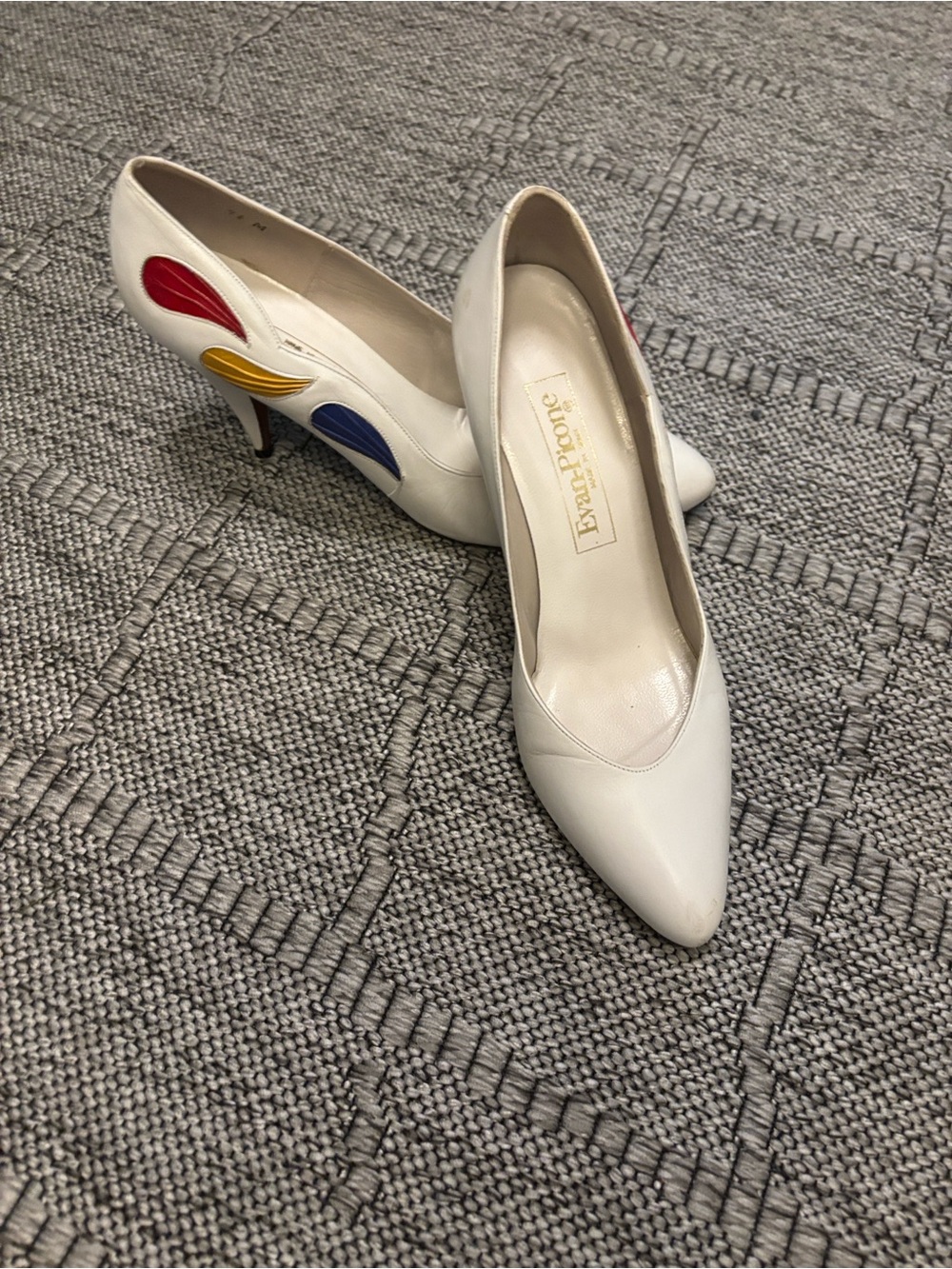VINTAGE White Leather Pointed Toe Pumps with Multicolor Accents